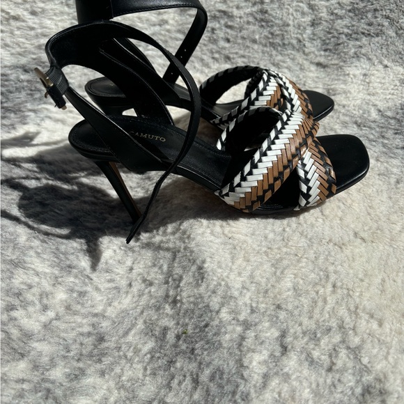 VINCE CAMUTO AMBRINNA
9.5 size - Picture 10 of 11